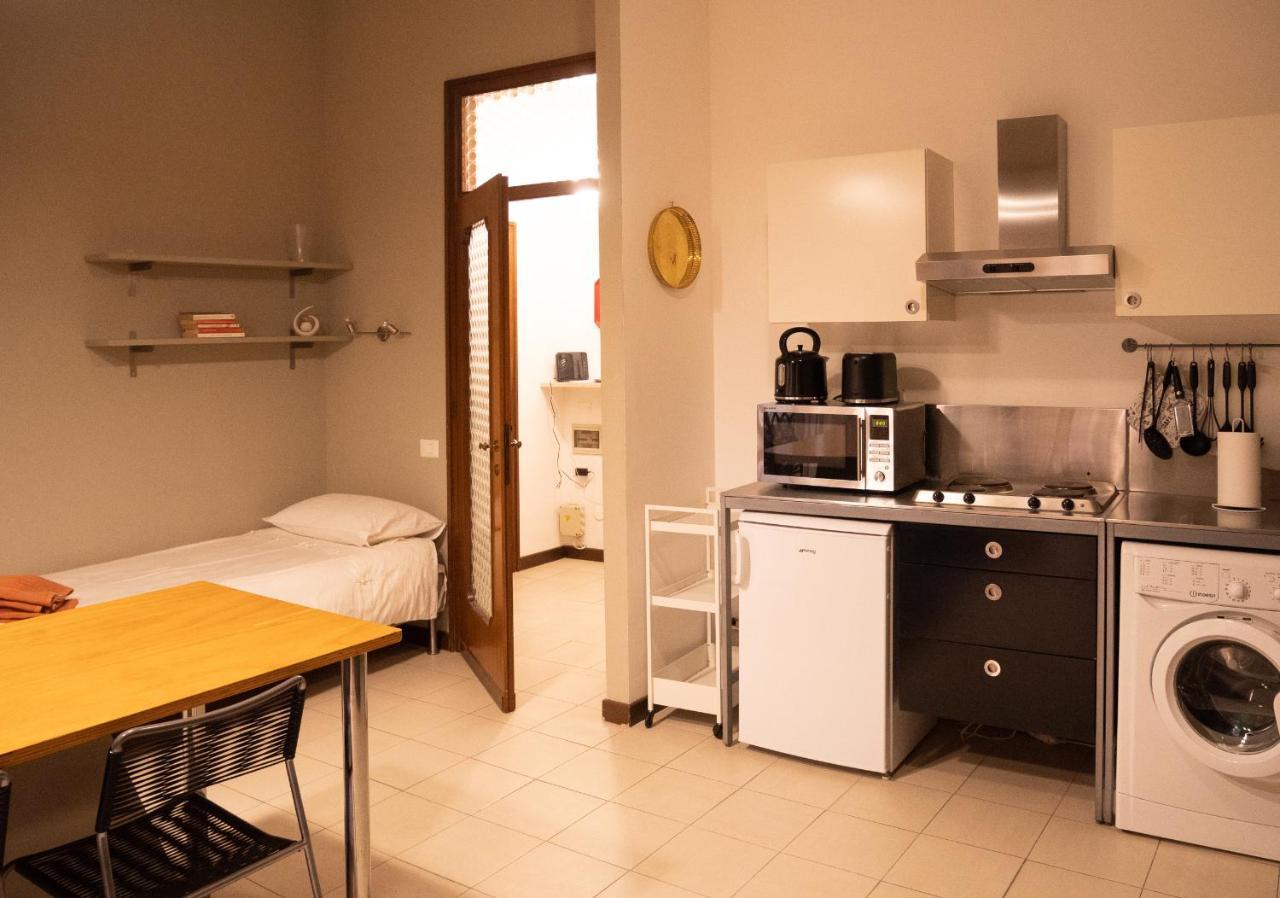 Chambers Short Rentals - Via Gezio Calini Brescia - 2 Studio Flats 외부 사진